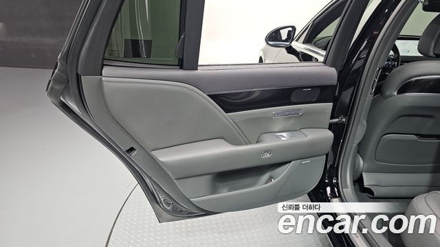 Genesis G90 (RS4) Gasoline 3.5 Turbo AWD 2023 — фото 25