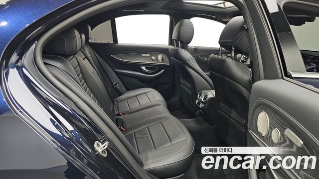 Mercedes-Benz E-Class (W213) E350 4MATIC AMG Line 2022 — фото 16