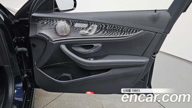 Mercedes-Benz E-Class (W213) E350 4MATIC AMG Line 2022 — фото 31