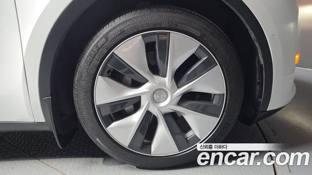 Tesla Model Y Long Range AWD 2021 — фото 27