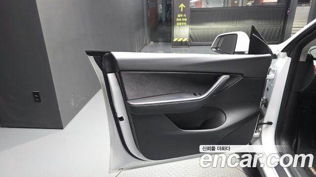 Tesla Model Y Long Range AWD 2021 — фото 30