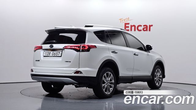 Toyota RAV4 2.5 2WD 4th 2016 — фото 2