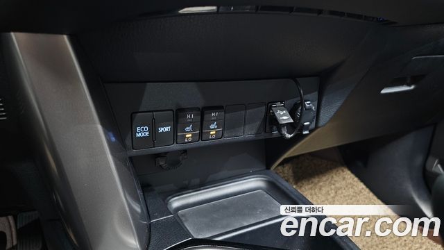 Toyota RAV4 2.5 2WD 4th 2016 — фото 17