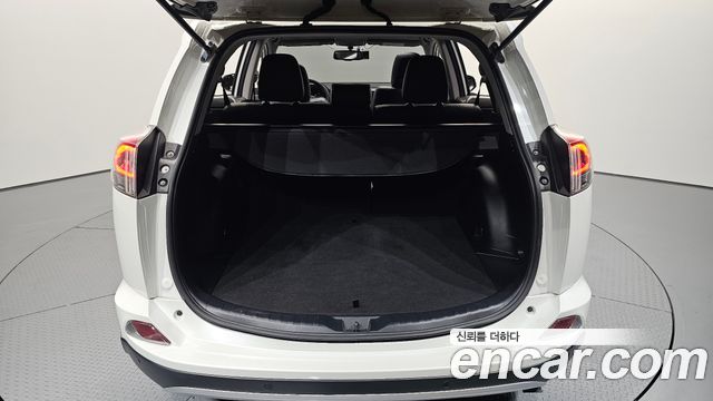 Toyota RAV4 2.5 2WD 4th 2016 — фото 20