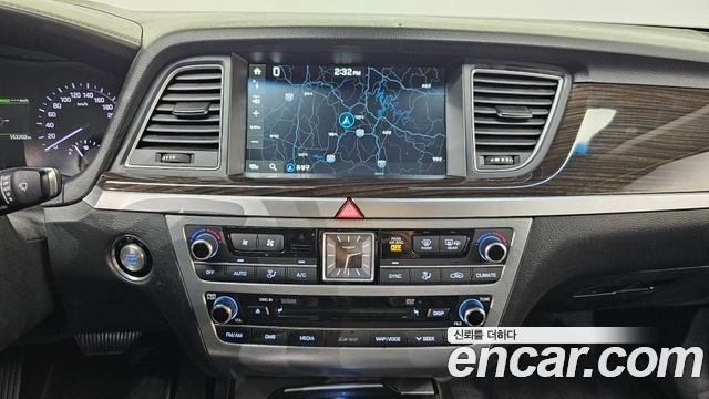 Genesis G80 3.3 GDI AWD Premium Luxury 2017 — фото 13