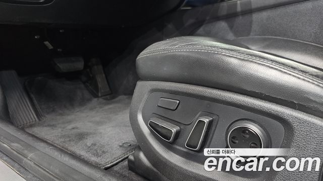 Genesis G80 3.3 GDI AWD Premium Luxury 2017 — фото 31