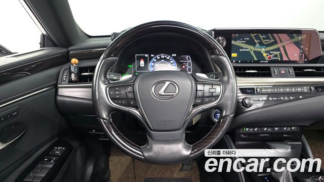 Lexus ES300h (VII) Luxury 2020 — фото 16