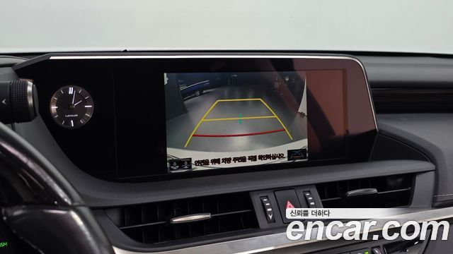 Lexus ES300h (VII) Luxury 2020 — фото 18