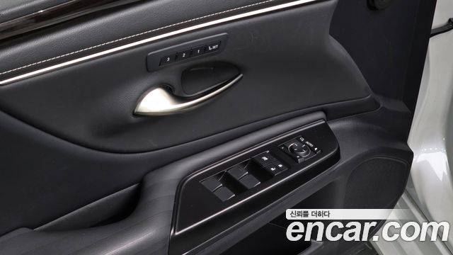 Lexus ES300h (VII) Luxury 2020 — фото 20
