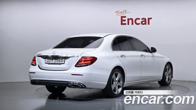 Mercedes-Benz E-Class (W213) E220d Avantgarde 2017 — фото 2