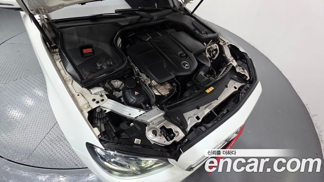 Mercedes-Benz E-Class (W213) E220d Avantgarde 2017 — фото 6