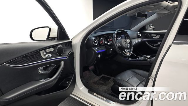 Mercedes-Benz E-Class (W213) E220d Avantgarde 2017 — фото 10