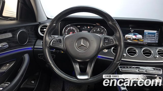 Mercedes-Benz E-Class (W213) E220d Avantgarde 2017 — фото 13