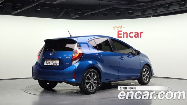 Toyota Prius C 1.5 2019 — фото 2