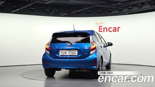 Toyota Prius C 1.5 2019 — фото 4