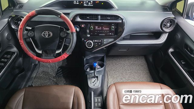 Toyota Prius C 1.5 2019 — фото 7