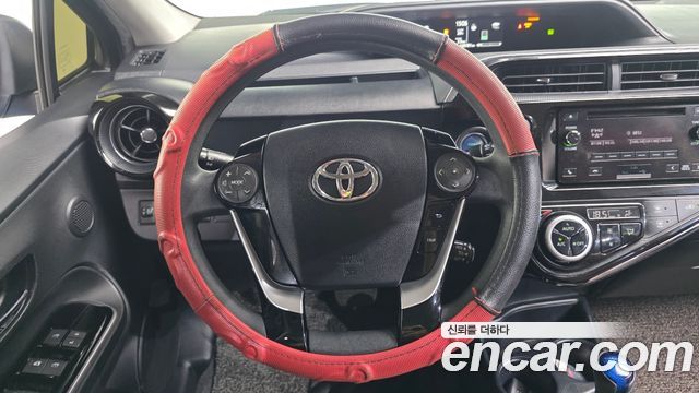 Toyota Prius C 1.5 2019 — фото 13
