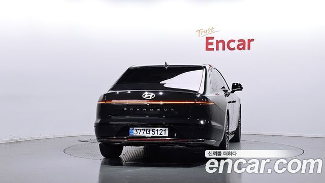 Hyundai Grandeur (GN7) 2,5 Gasoline 2WD Calligraphy 2023 — фото 4