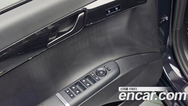 Hyundai Grandeur (GN7) 2,5 Gasoline 2WD Calligraphy 2023 — фото 16