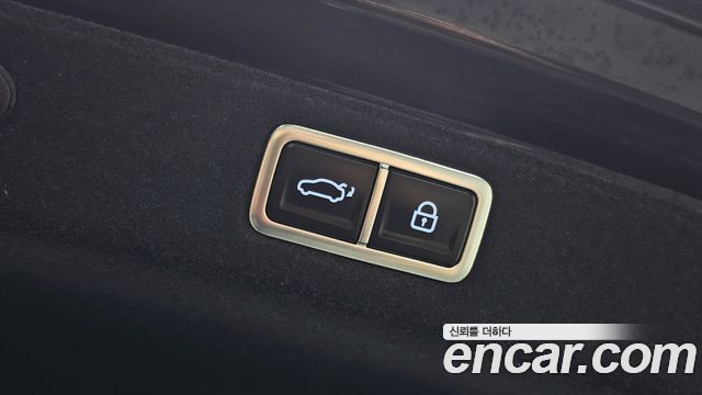 Hyundai Grandeur (GN7) 2,5 Gasoline 2WD Calligraphy 2023 — фото 19