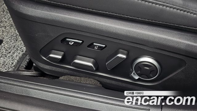 Hyundai Grandeur (GN7) 2,5 Gasoline 2WD Calligraphy 2023 — фото 30