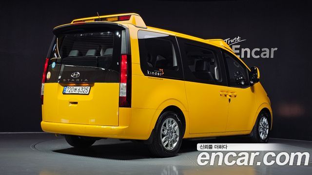Hyundai Staria L3.5  Kinder Safety Car 11-Seater 2022 — фото 2