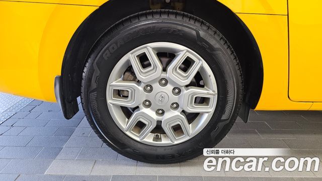 Hyundai Staria L3.5  Kinder Safety Car 11-Seater 2022 — фото 5