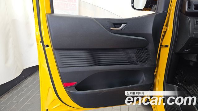 Hyundai Staria L3.5  Kinder Safety Car 11-Seater 2022 — фото 24