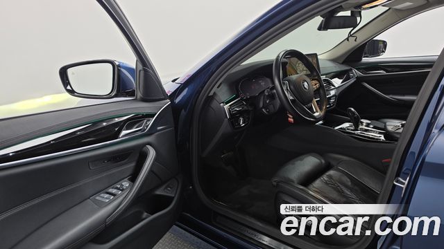 BMW 5 Series (G30) 523d Luxury 2021 — фото 10