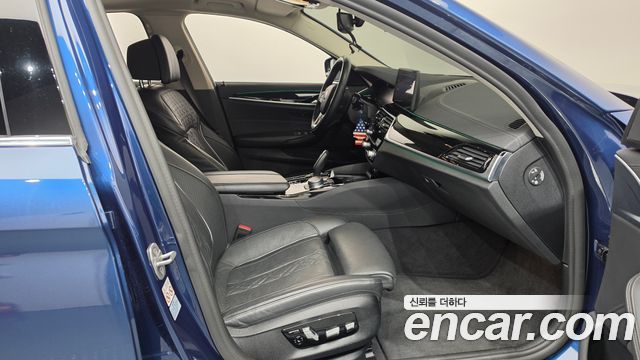 BMW 5 Series (G30) 523d Luxury 2021 — фото 26
