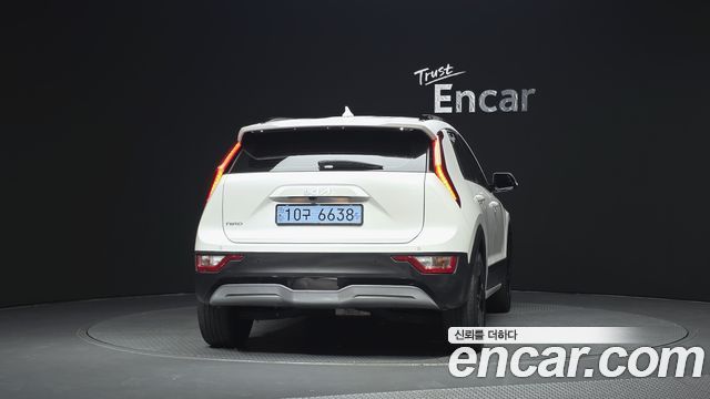 Kia Niro EV Air 2023 — фото 4
