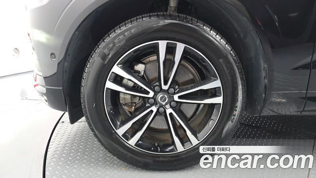 Volvo XC60 (II) D5 Momentum 2019 — фото 5