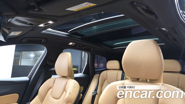 Volvo XC60 (II) D5 Momentum 2019 — фото 18