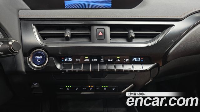Lexus UX250h 2.0 2WD 2019 — фото 17
