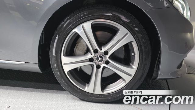 Mercedes-Benz E-Class (W213) E300 Avantgarde 2019 — фото 27