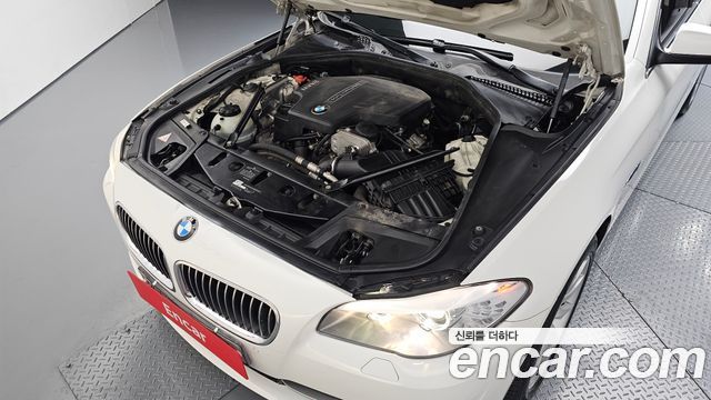 BMW 5 Series (F10) 528i 2012 — фото 6