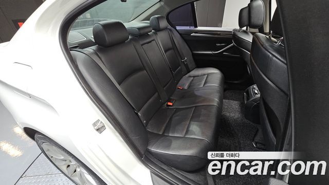 BMW 5 Series (F10) 528i 2012 — фото 11