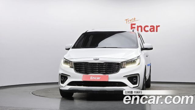 Kia Carnival 9-Seater Luxury 2020 — фото 3