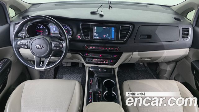 Kia Carnival 9-Seater Luxury 2020 — фото 7