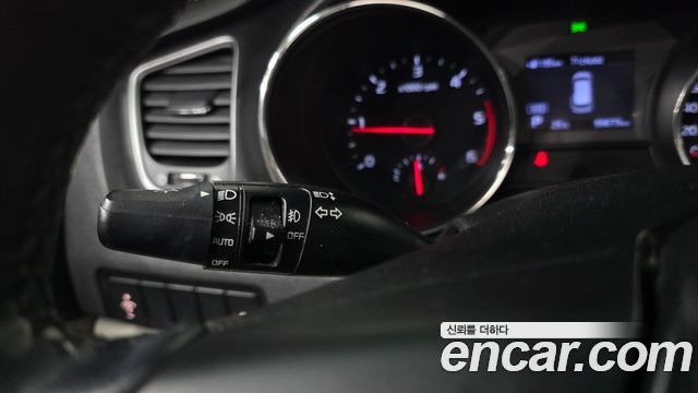 Kia Carnival 9-Seater Luxury 2020 — фото 14