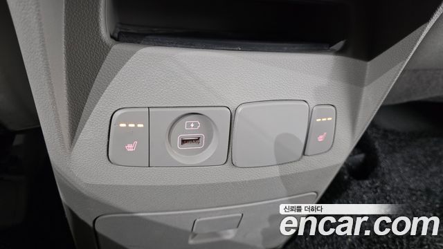 Kia Carnival 9-Seater Luxury 2020 — фото 19