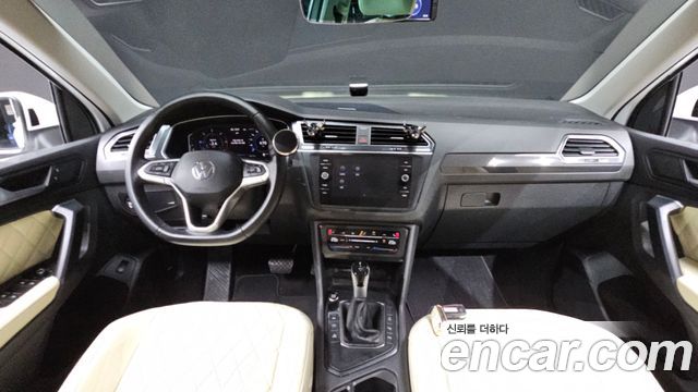 Volkswagen Tiguan (II) 2.0 TDI Premium 2022 — фото 7