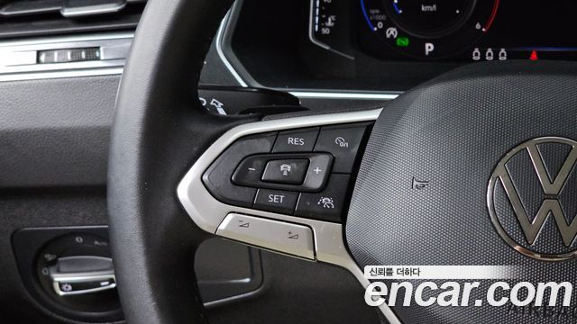 Volkswagen Tiguan (II) 2.0 TDI Premium 2022 — фото 15