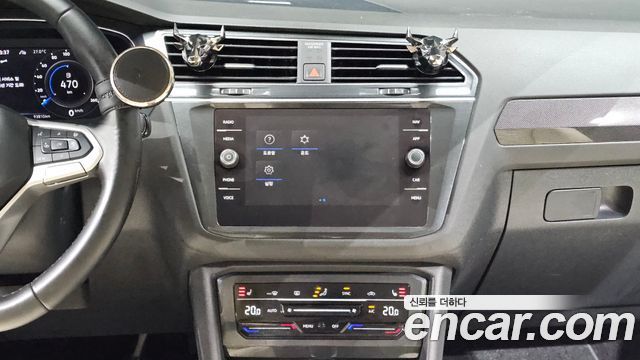 Volkswagen Tiguan (II) 2.0 TDI Premium 2022 — фото 17