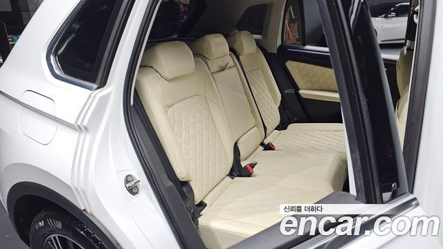 Volkswagen Tiguan (II) 2.0 TDI Premium 2022 — фото 26
