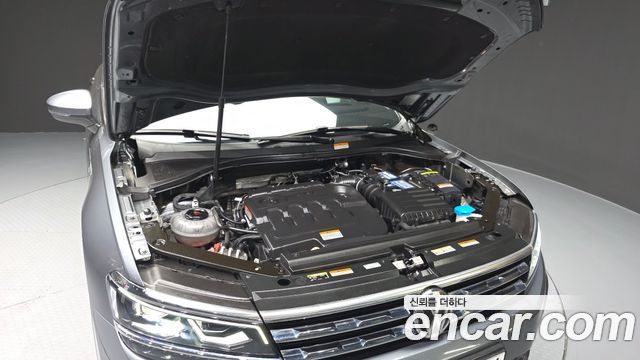 Volkswagen Tiguan Allspace 2.0 TDI Prestige 2020 — фото 6
