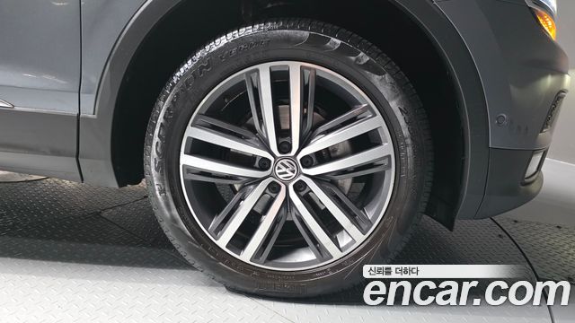 Volkswagen Tiguan Allspace 2.0 TDI Prestige 2020 — фото 21