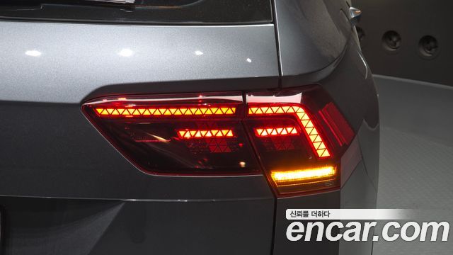 Volkswagen Tiguan Allspace 2.0 TDI Prestige 2020 — фото 23