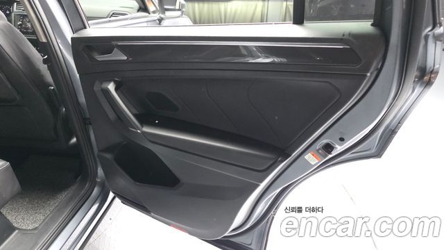 Volkswagen Tiguan Allspace 2.0 TDI Prestige 2020 — фото 25