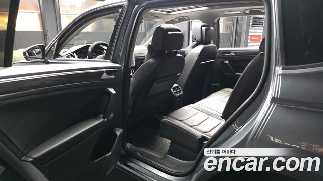 Volkswagen Tiguan Allspace 2.0 TDI Prestige 2020 — фото 26